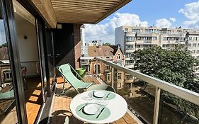 Large Sunny And Bright Apartment With Park View